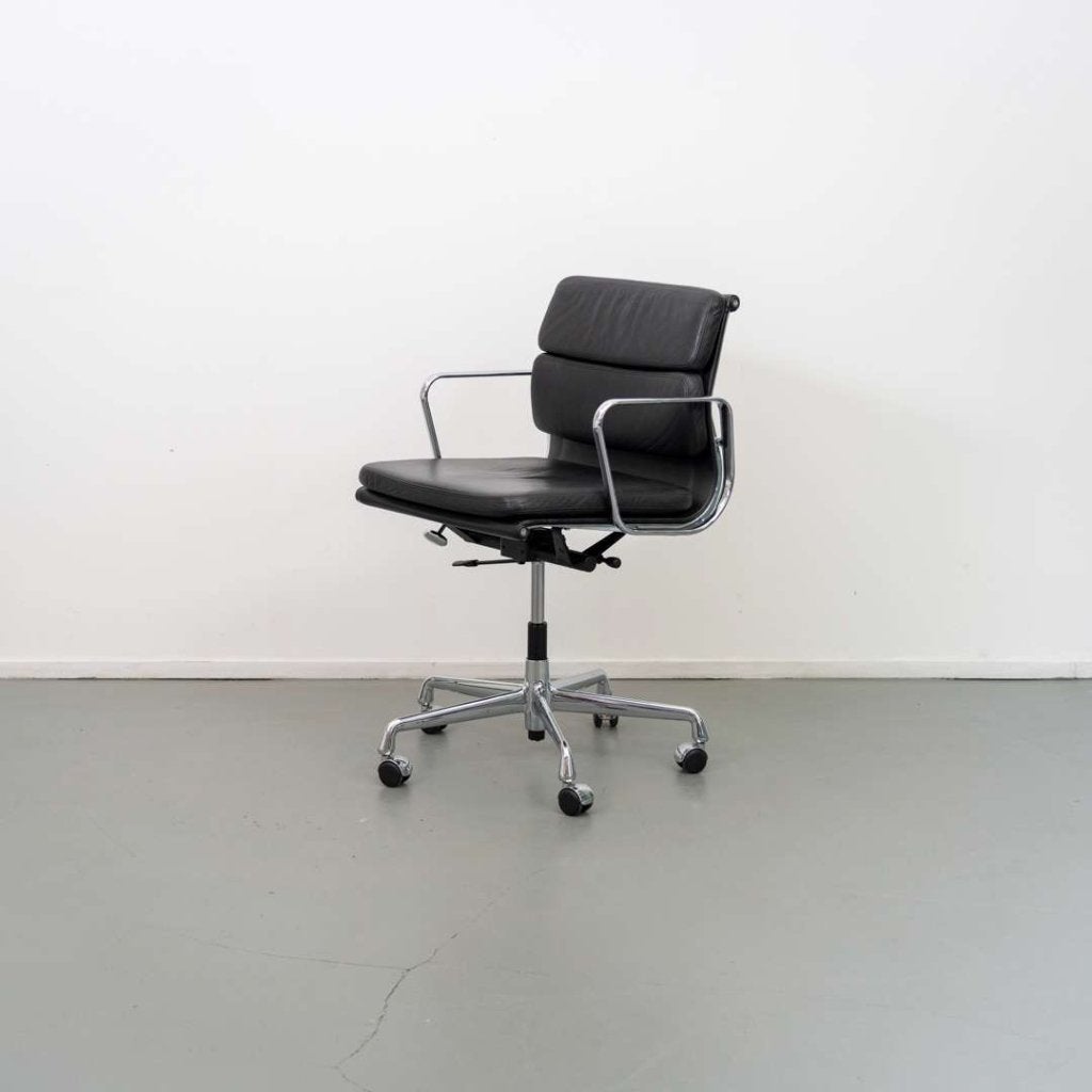 22x Vitra EA 217 bureaustoel Softpad Zwart - Chroom, Niet ingevuld, Zwart, Niet ingevuld, Zo goed als nieuw