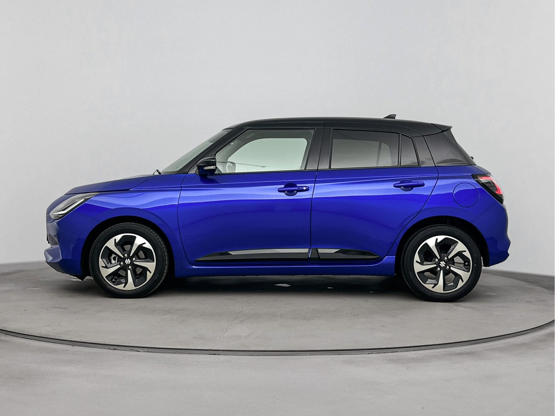 Suzuki Swift 1.2 Style Smart Hybrid *DEMO* (bj 2026), Stof, Swift, Origineel Nederlands, Bedrijf