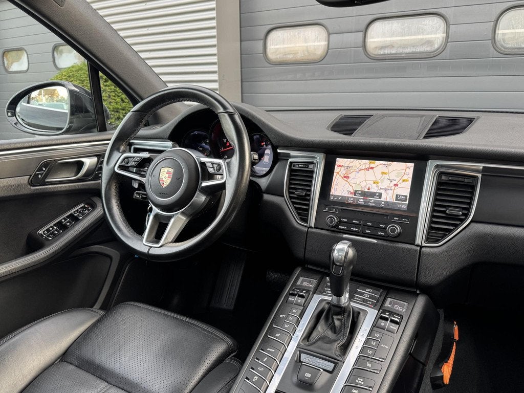 Porsche Macan 2.0 | Panoramadak | Adaptive Cruise Control |, Auto's, Porsche, Automaat, Gebruikt, 4 cilinders, Zwart