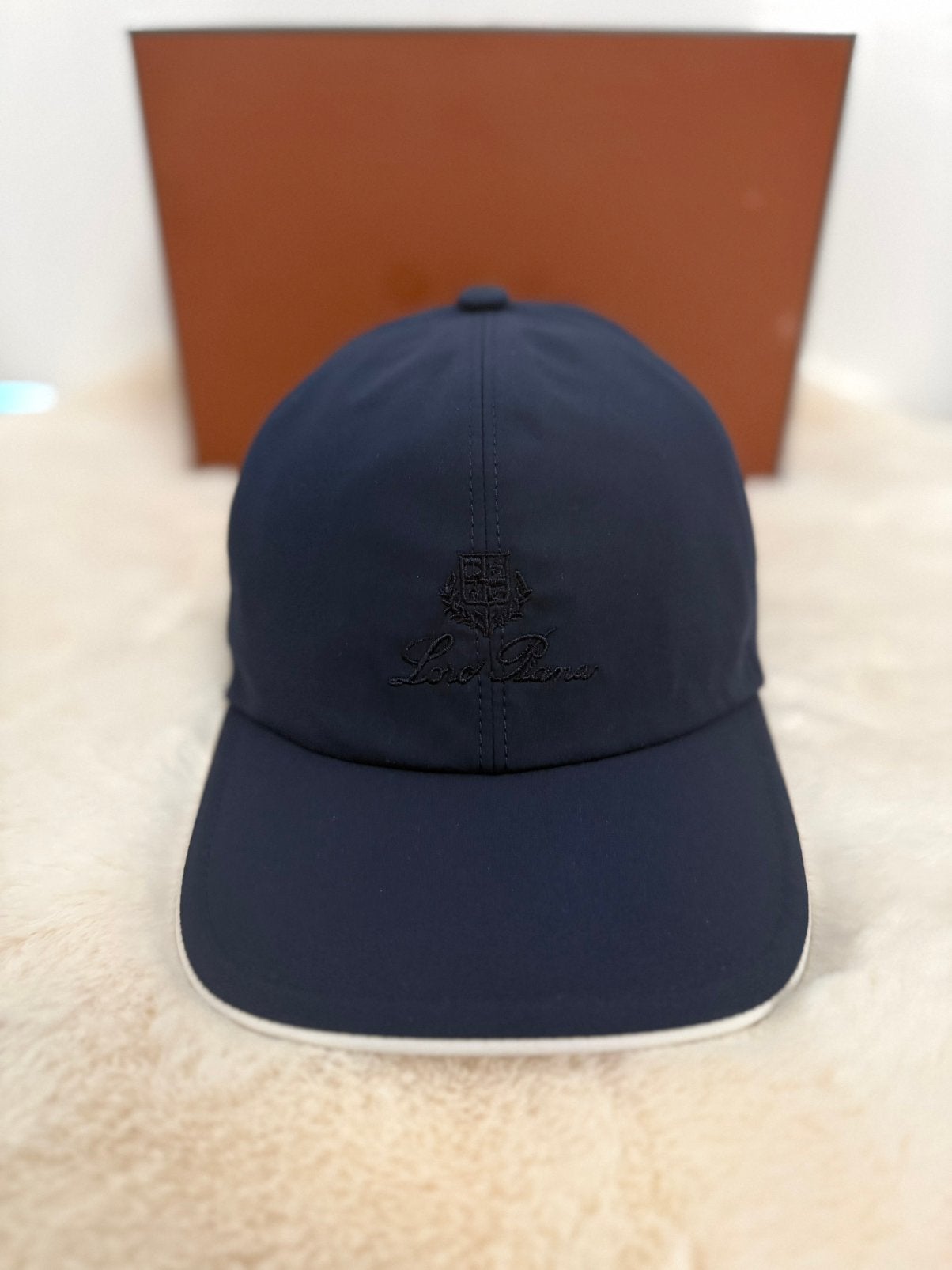 Foto 7 van Loro Piana Pet - 6 Kleuren