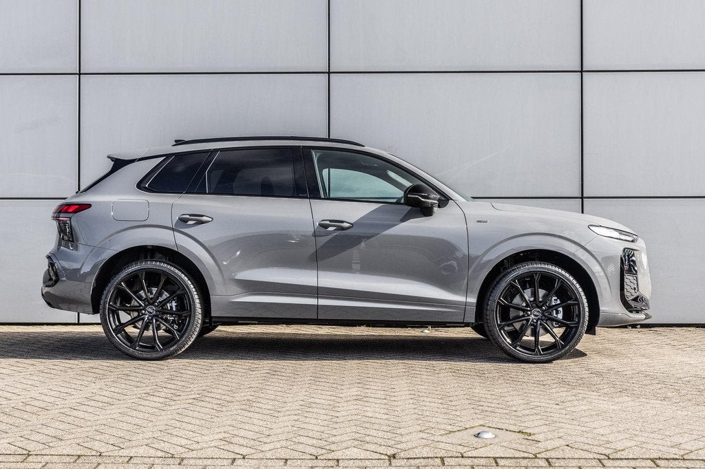 Audi Q3 1.5 e-Hybrid 272pk S Edition | 21" Velgen | Trekhaak, Auto's, Audi, 12 maanden, 1800 kg, 1498 cc, 4 cilinders