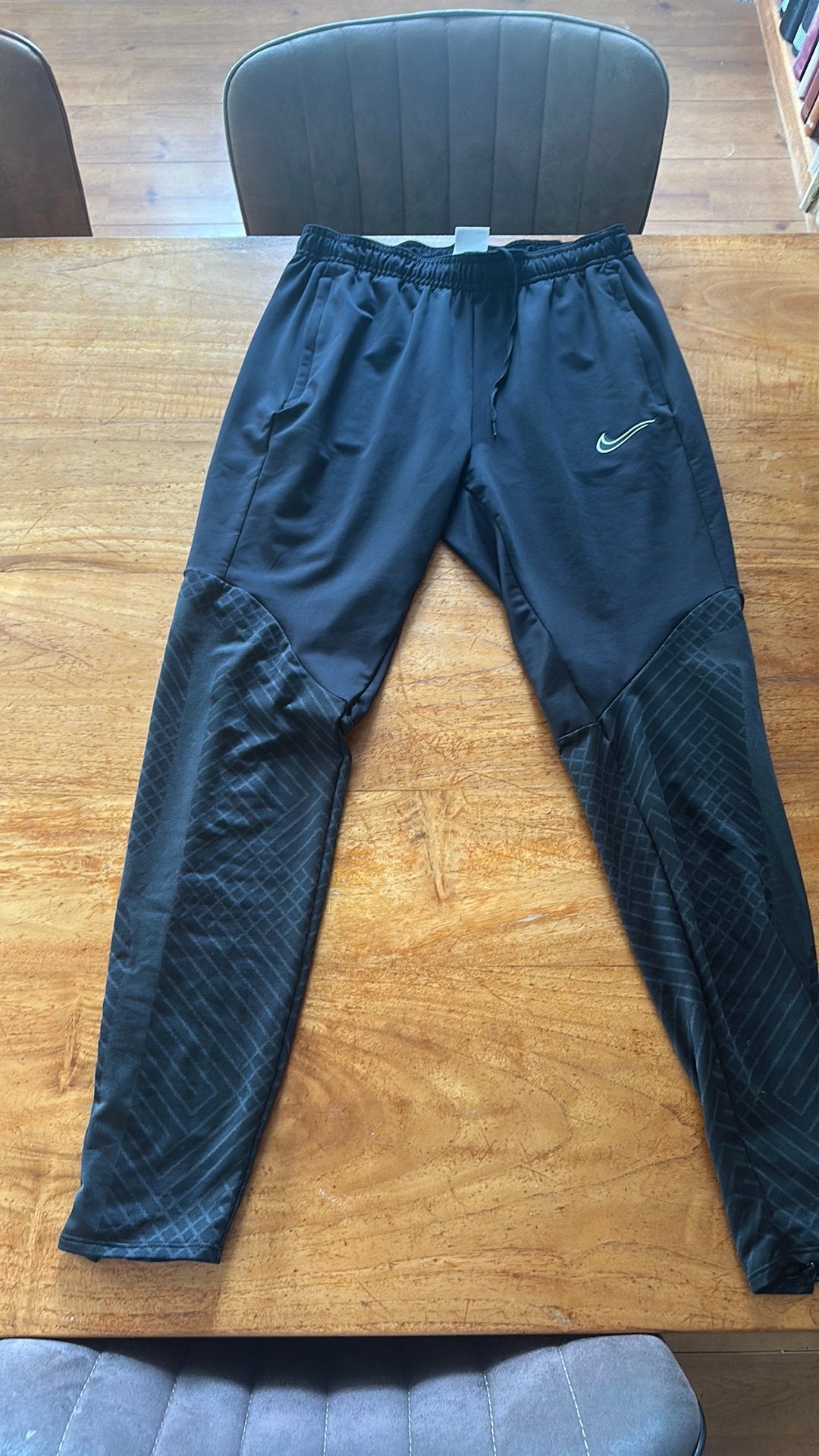 Trainingsbroek nike s, Maat S, Ophalen of Verzenden, Zo goed als nieuw, Broek