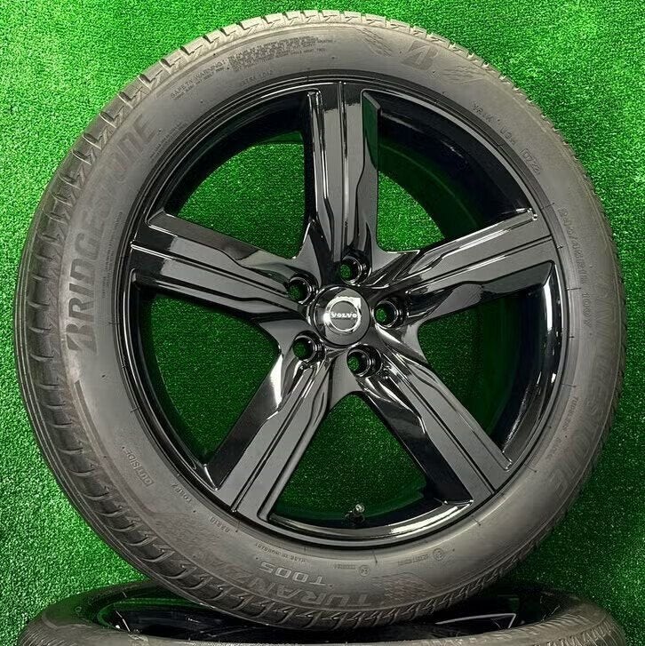 Originele 18 inch Volvo Ixion velgen banden V60 S60 V90 S90, Auto-onderdelen, Banden en Velgen, Banden en Velgen, Info@volvo.com
