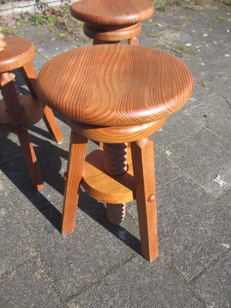 Vintage draaibare grenen houten kruk, Huis en Inrichting, Krukjes, Ophalen of Verzenden, Gebruikt, Hout