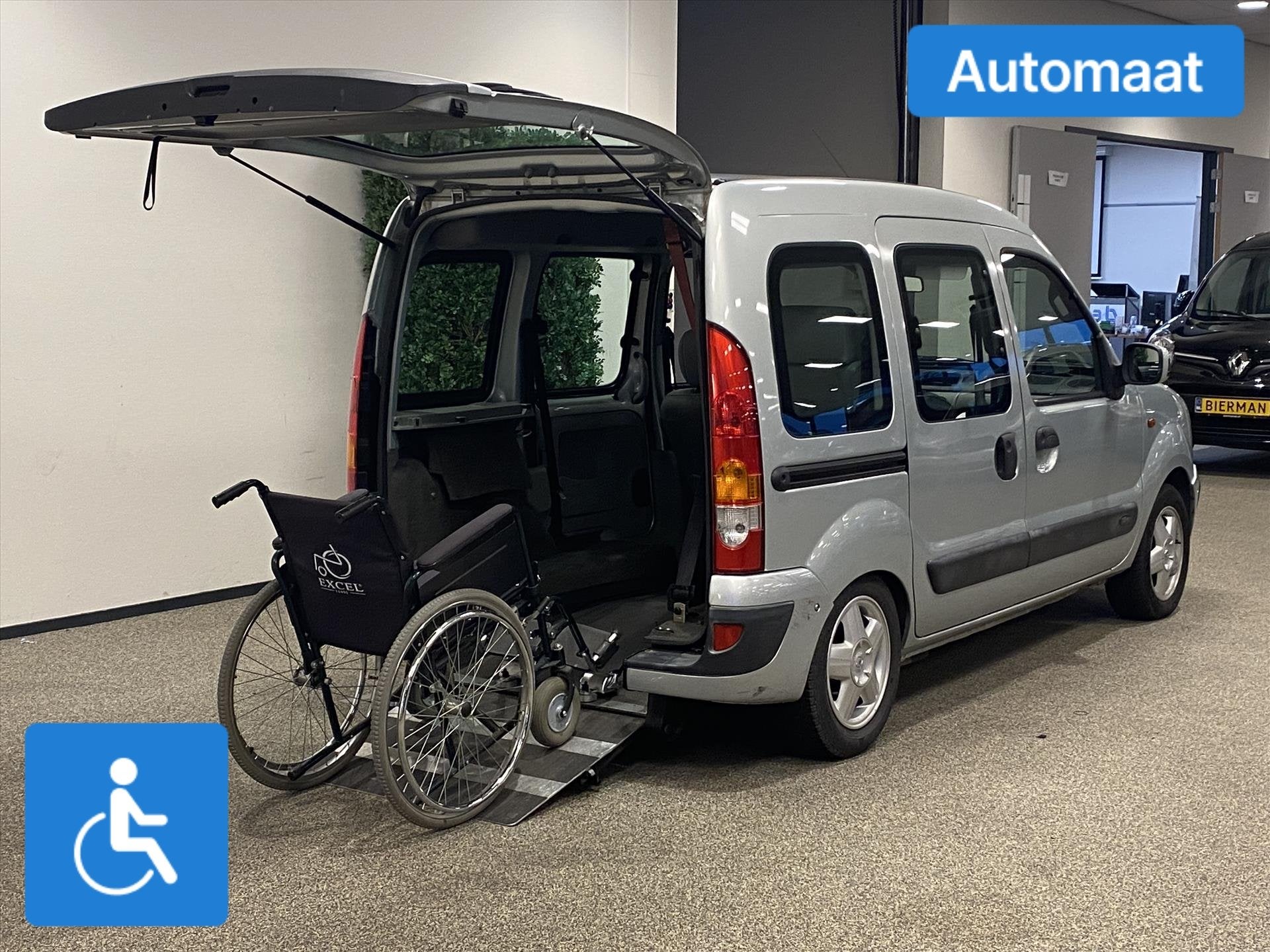 Renault Kangoo Rolstoelauto Automaat 3+1 (airco), Auto's, Automaat, Gebruikt, Leder en Stof, 49 €/maand