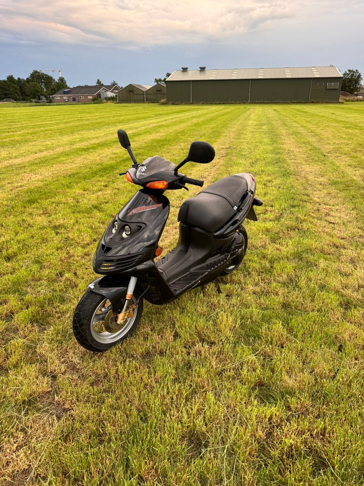 Suzuki katana AY50 nieuwstaat, Ophalen, Tweetakt, Maximaal 45 km/u, Zo goed als nieuw