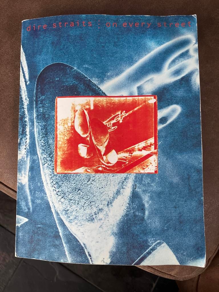 Dire Straits - On Every Street - Songbook, Ophalen of Verzenden, Gitaar, Gebruikt, Rock en Metal
