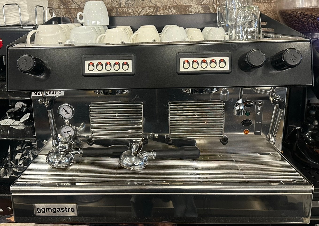 2 groeps piston-/ koffiemachine, Ophalen of Verzenden, Zo goed als nieuw