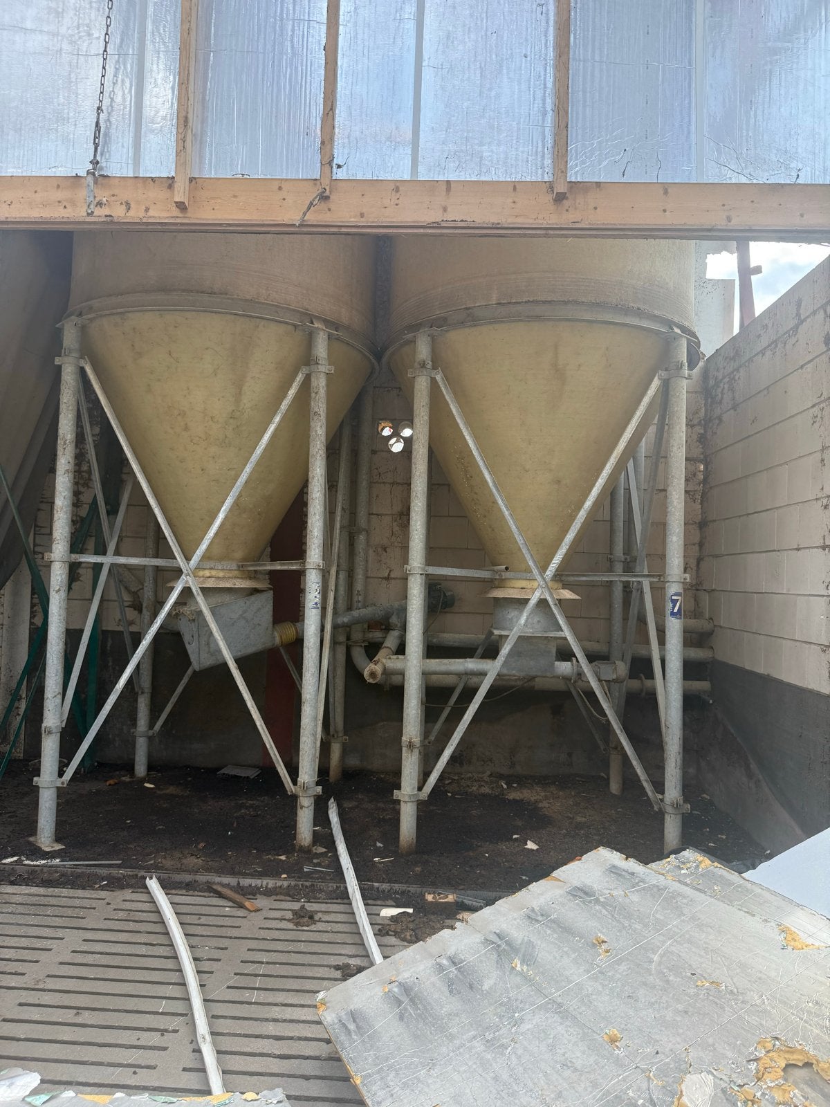 4 silo's van 4 ton te koop, Zakelijke goederen, Agrarisch | Veevoer, Ophalen