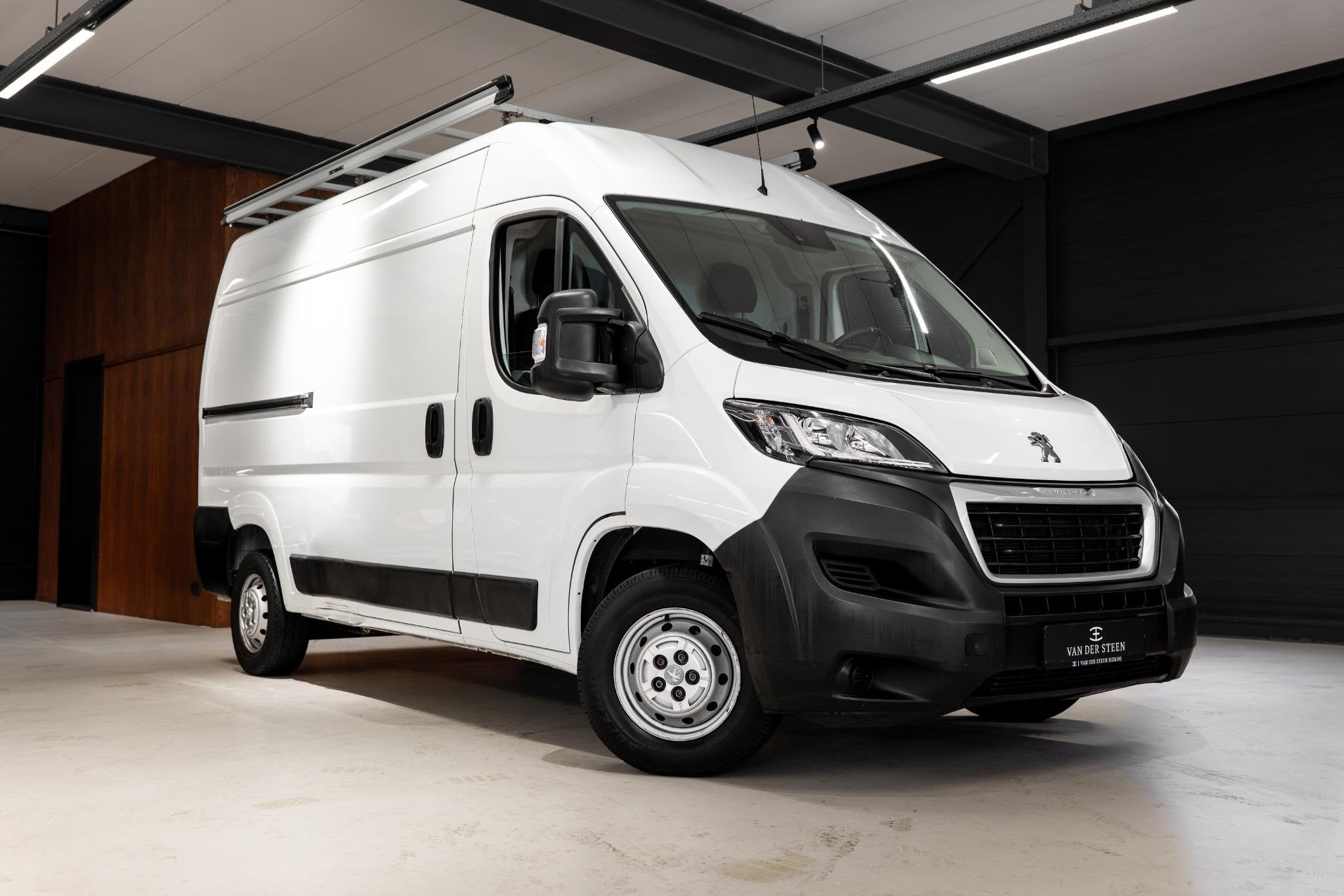 Peugeot Boxer 333 2.2 BlueHDi 140 L2H2 Asphalt Airco, Voorwielaandrijving, Stof, Gebruikt, 4 cilinders