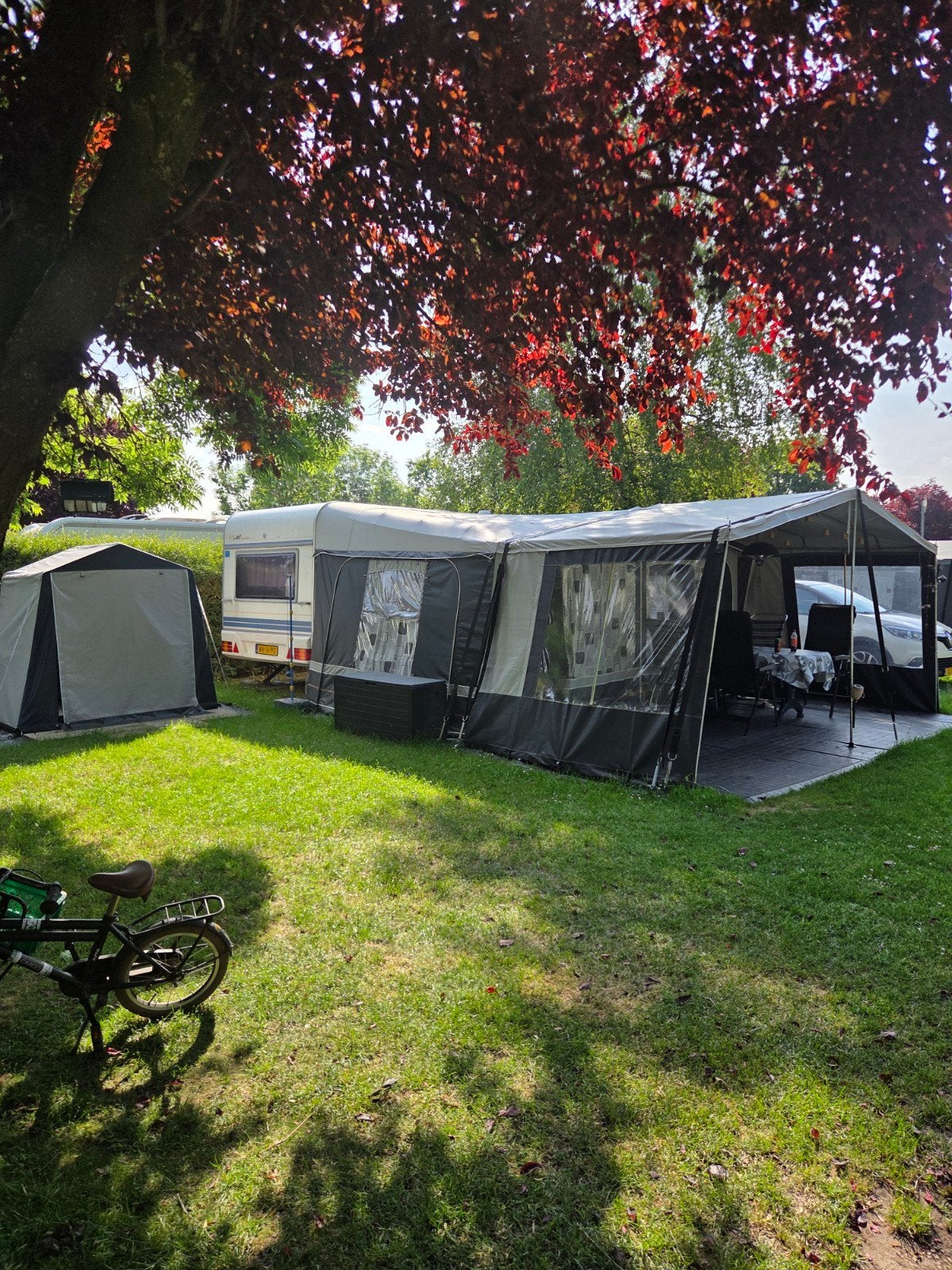 Hobby excellent caravan met voortent luifel en stokken, Rondzit, Hobby, 750 - 1000 kg, Particulier