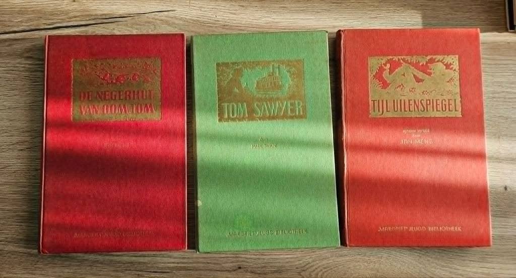 3 Oude boeken uit de Margriet jeugd bibliotheek, Gelezen, Harriet Beecher Stowe, Mark Twain, Charles De Coster, Ophalen of Verzenden