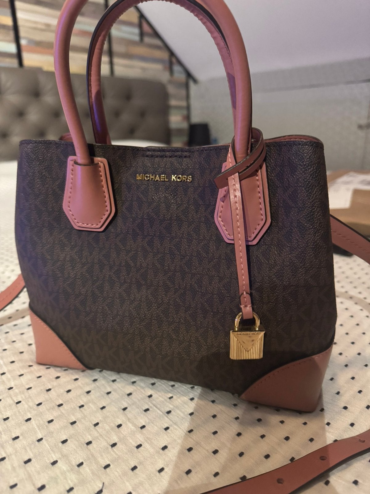 Michael kors crossbody bag, Sieraden, Tassen en Uiterlijk, Tassen | Damestassen, Ophalen of Verzenden, Zo goed als nieuw, Zwart