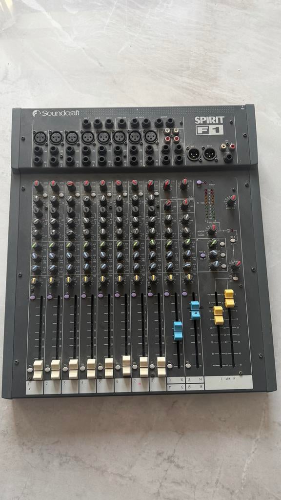 Soundcraft Spirit F1 Mengpaneel - 16 Kanalen, Ophalen of Verzenden, Zo goed als nieuw, 10 tot 20 kanalen, Microfooningang