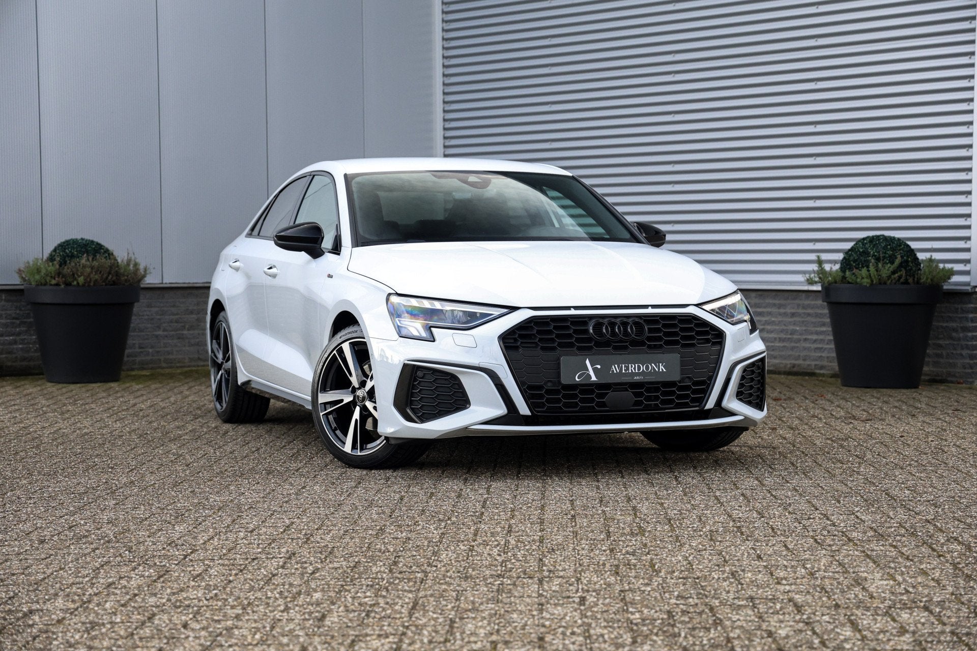 Audi A3 Limousine 35 TFSI 3x S-Line 150PK Trekhaak|ACC|Matri, 4 cilinders, 150 pk, Leder en Stof, Wit