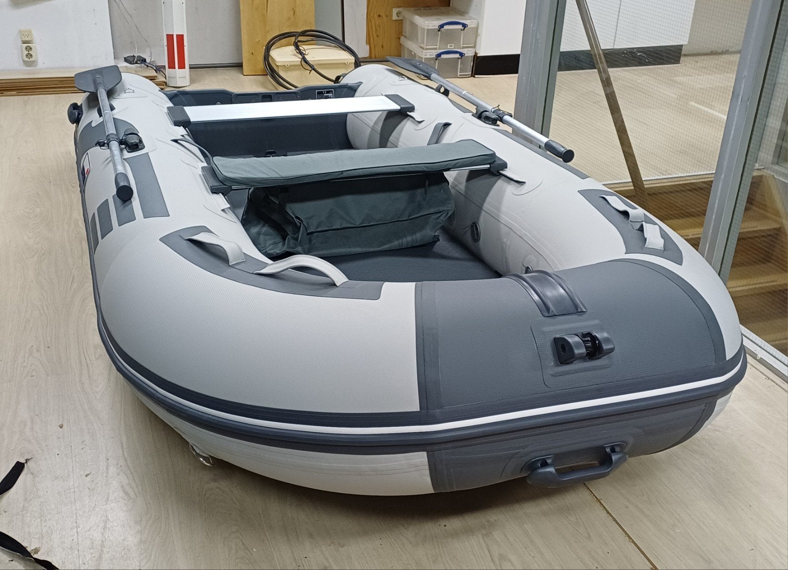 Kewi 320 rubberboot met Suzuki 8 pk viertakt buitenboordmoto, Gebruikt, Inclusief motor, Overige materialen, Ophalen