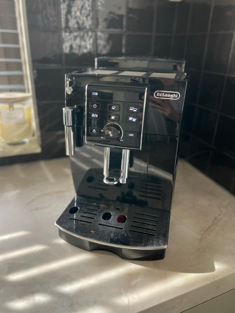 De’Longhi Volautomatische koffiemachine, Gebruikt, Koffiemachine, Koffiebonen, 2 tot 4 kopjes