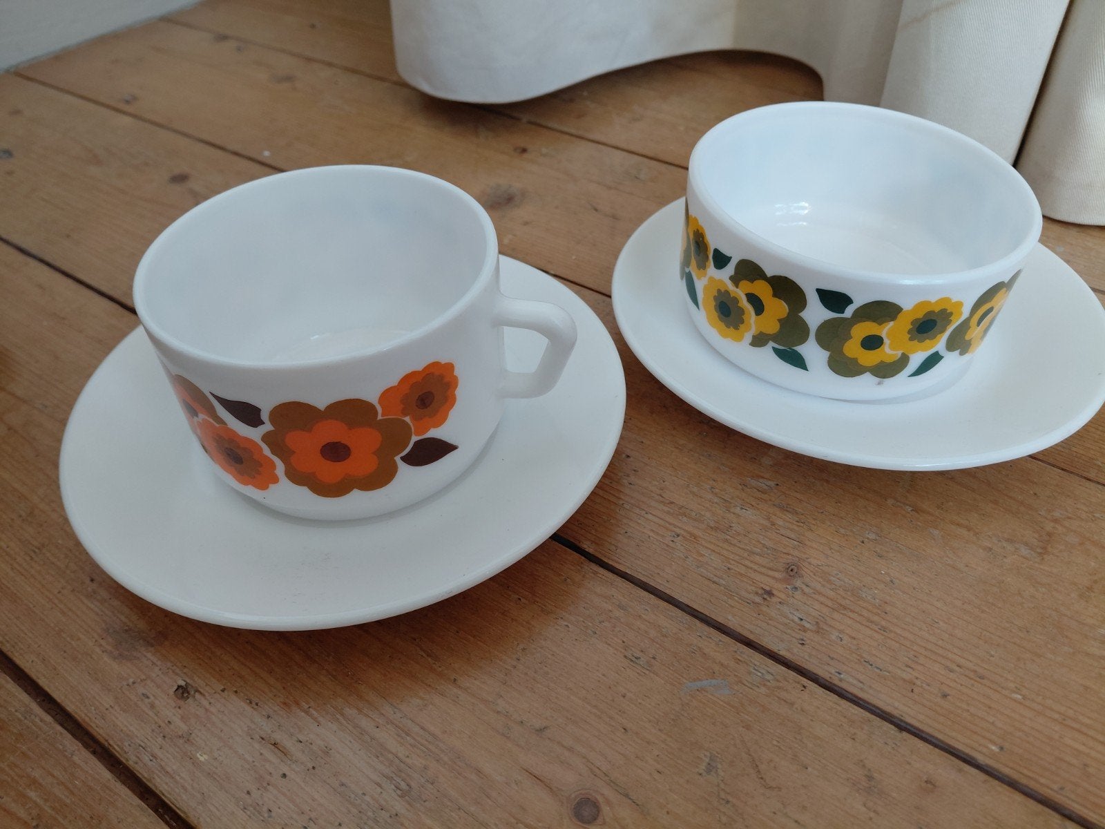 Arcopal vintage bloemetjes soepkom + schaaltje

De ext, Ophalen of Verzenden