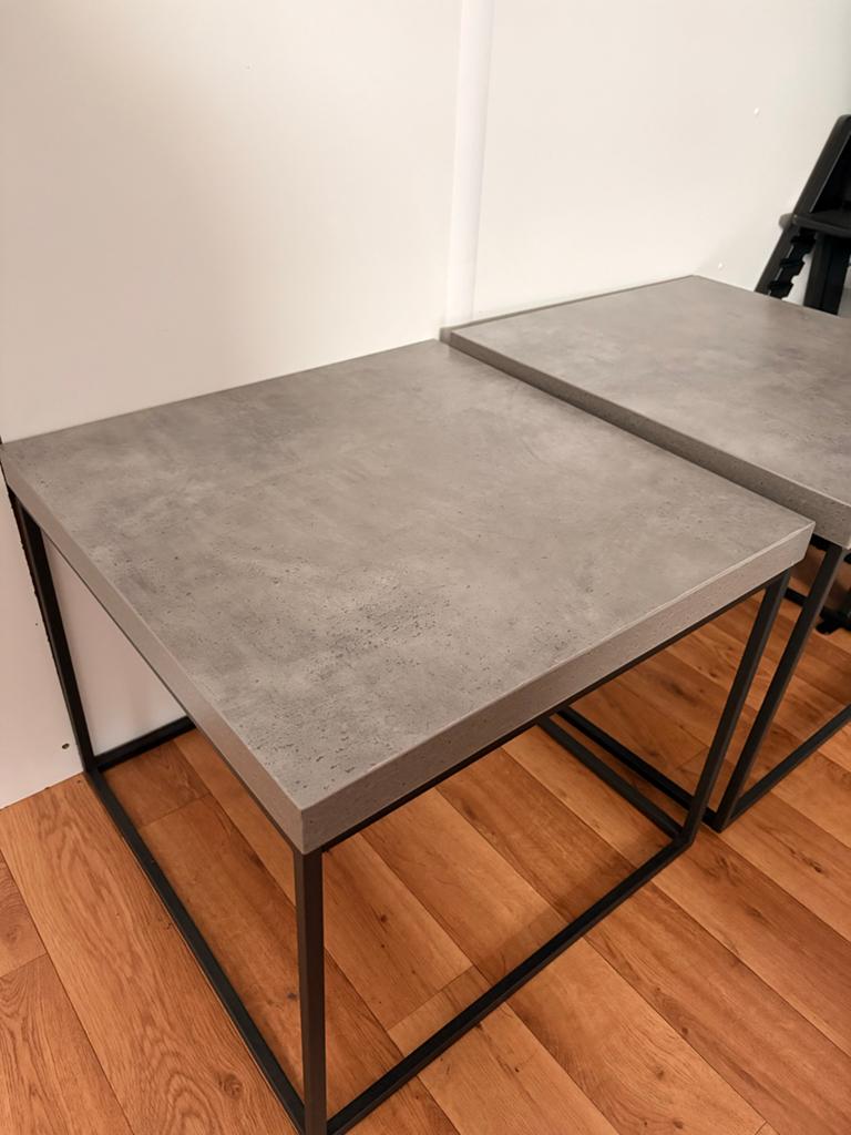 Set van 2 Betonlook Salontafeltjes - 59x59x50 cm, Ophalen, 50 tot 75 cm, Vierkant, 50 tot 100 cm