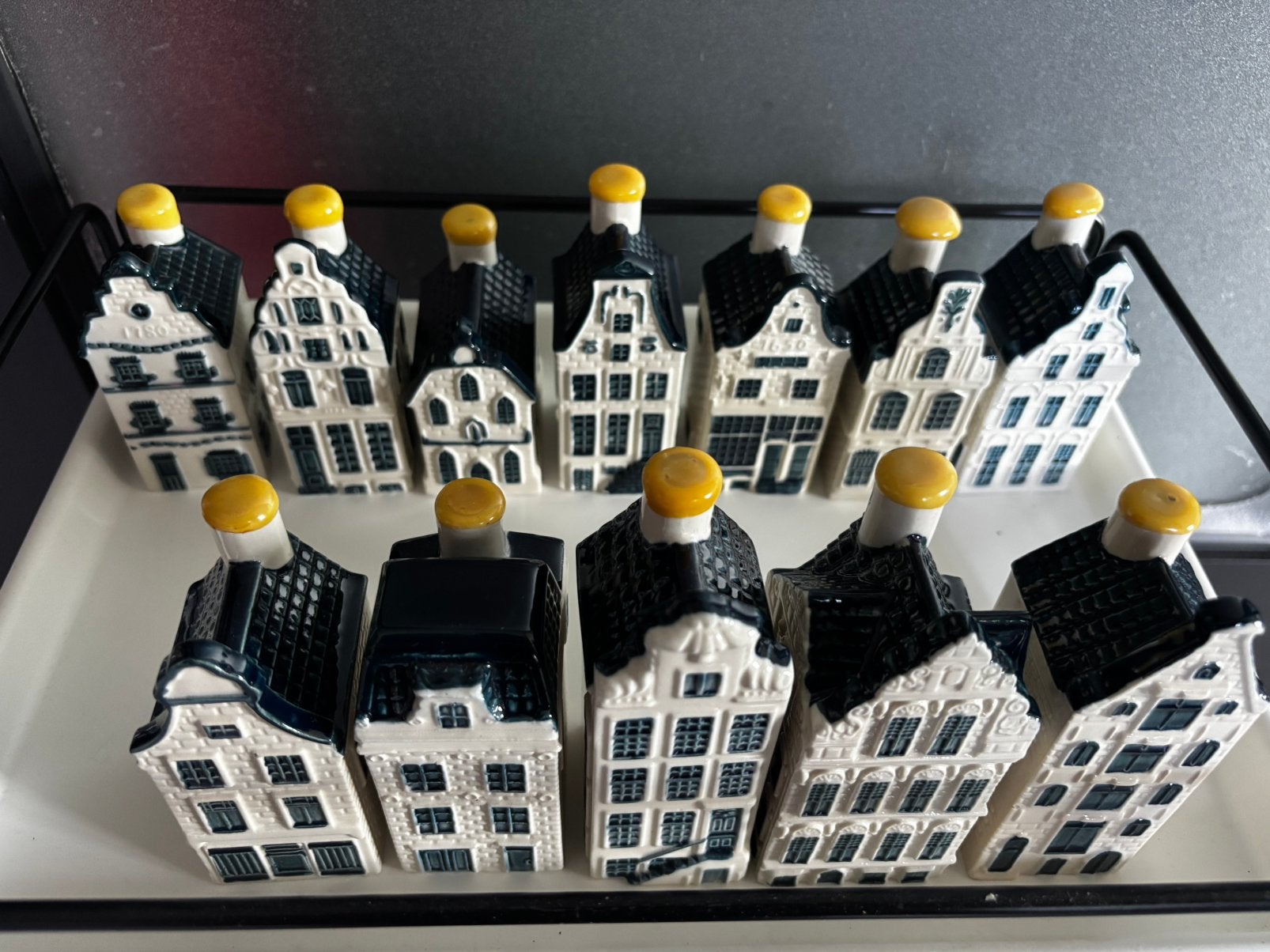 KLM Huisjes 12x, Verzamelen, KLM Huisjes, Ophalen, Zo goed als nieuw, Gevuld