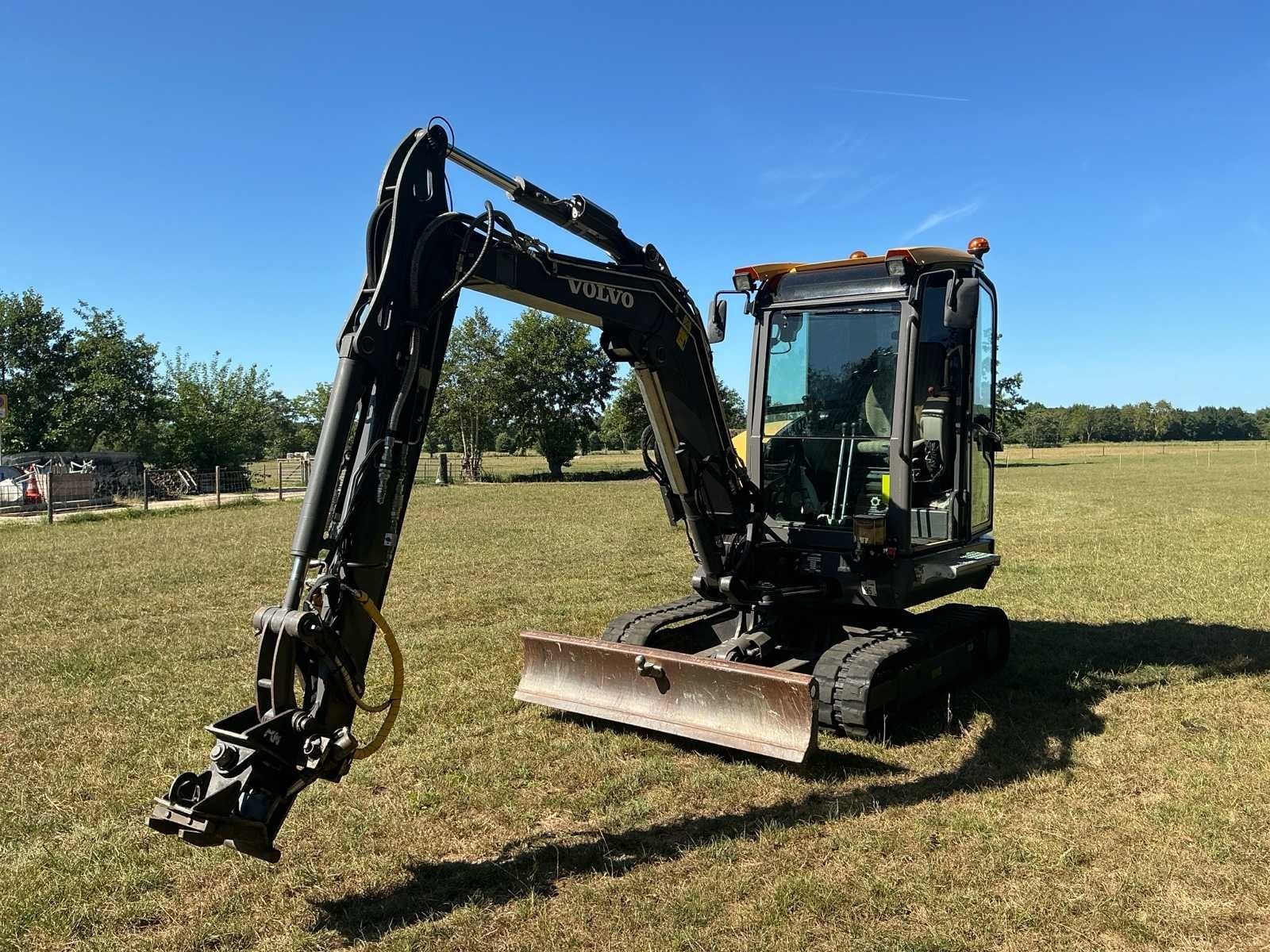 2019 Volvo EC35D Rupsgraafmachine, Graafmachine