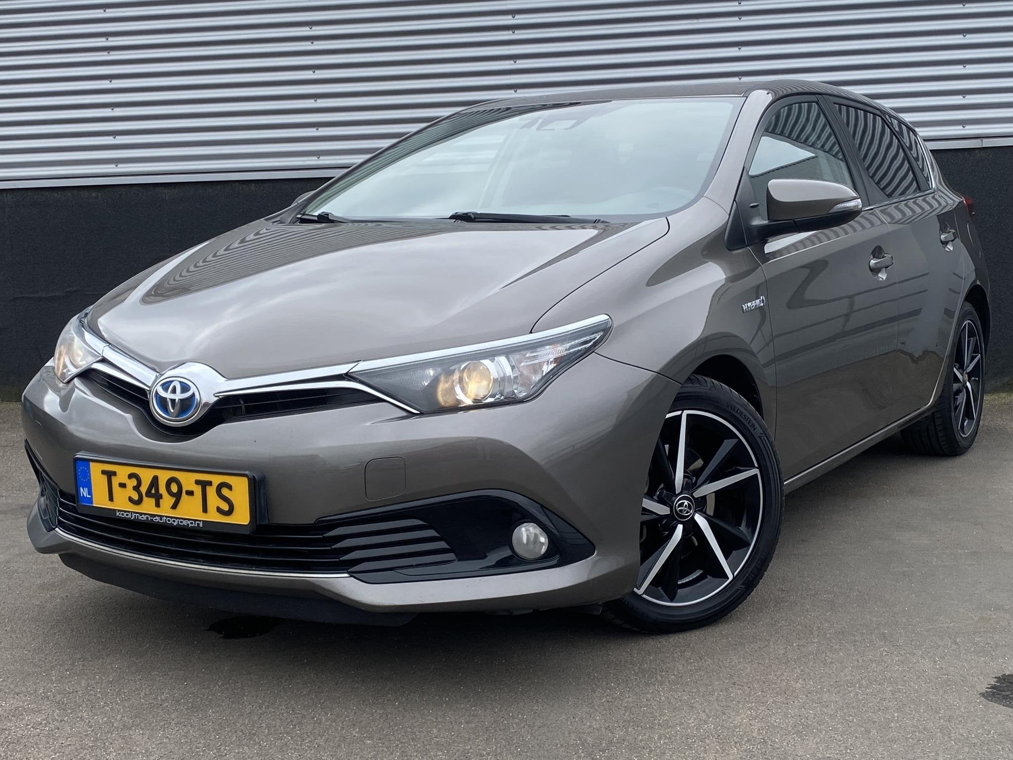 Toyota Auris 1.8 Hybrid Dynamic Navigatie, achteruitrij came, Auto's, Dealer onderhouden, Gebruikt, Euro 6, 4 cilinders