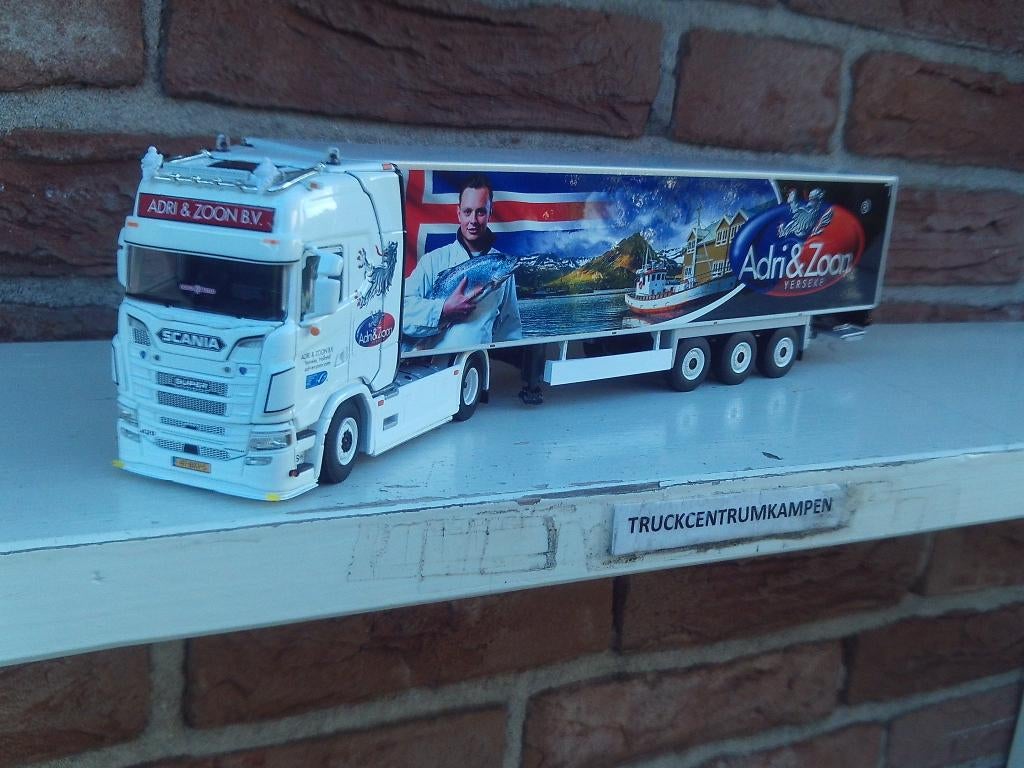 WSI  Scania  S  Highline  van  Adri  &  Zoon., Ophalen of Verzenden, Nieuw, Bus of Vrachtwagen, Wsi
