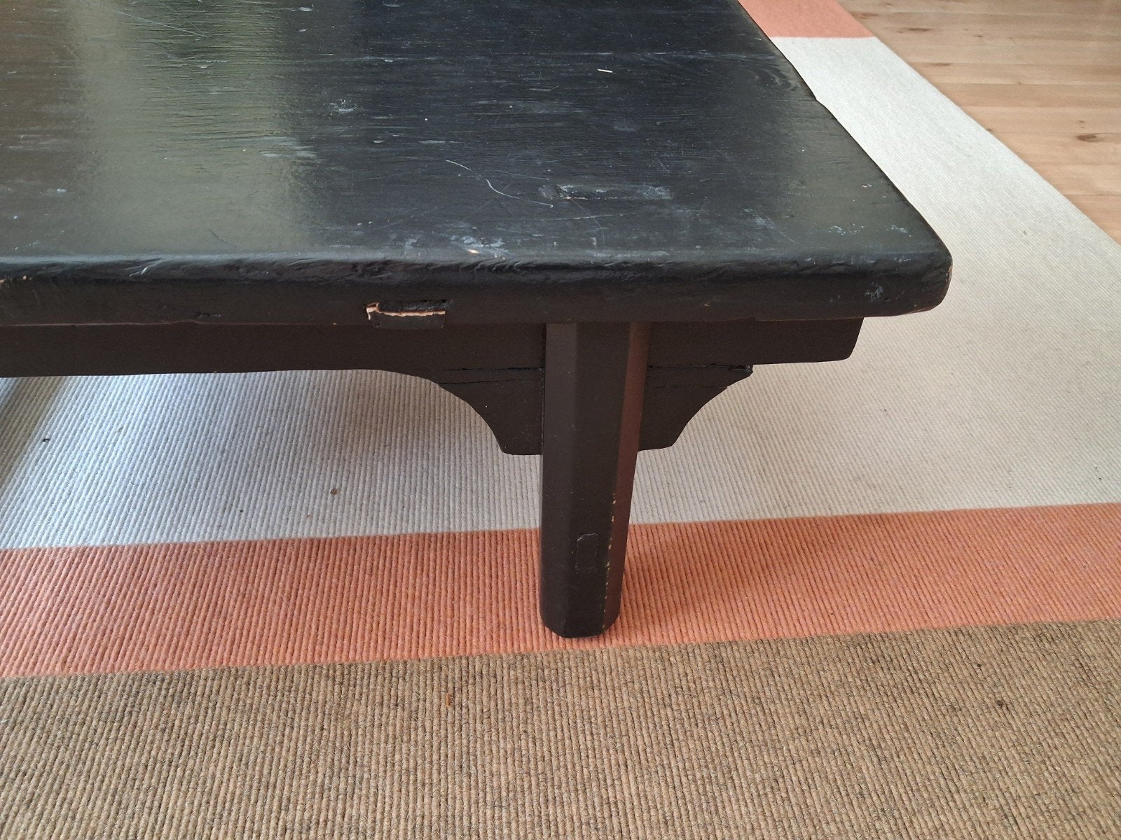 Zwaar houten Chinees tafeltje 80x52x28 cm: tot 6/6 te koop, Huis en Inrichting, Tafels | Salontafels, Ophalen of Verzenden, Rechthoekig