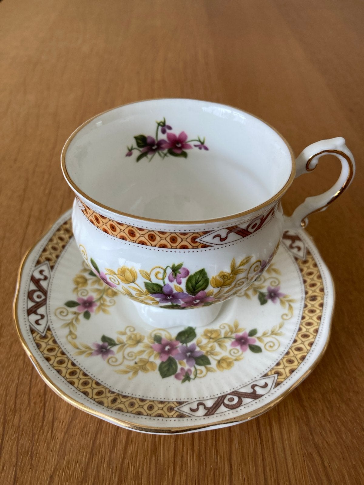 Elizabethan Fine Bone China Kop en Schotel - Made in England, Ophalen of Verzenden