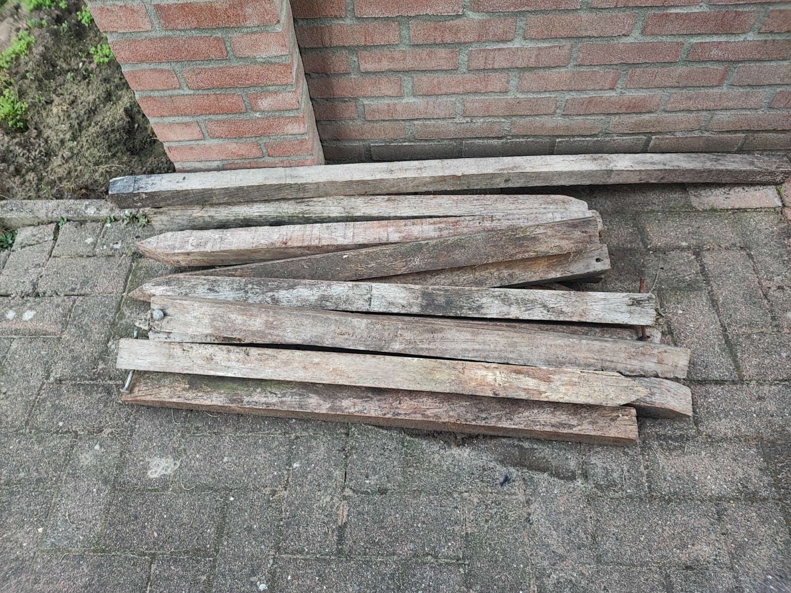 Hardhouten piketpaaltjes - 1 meter lang (12 stuks), Tuin en Terras, Ophalen, Gebruikt, Palen, Hardhout