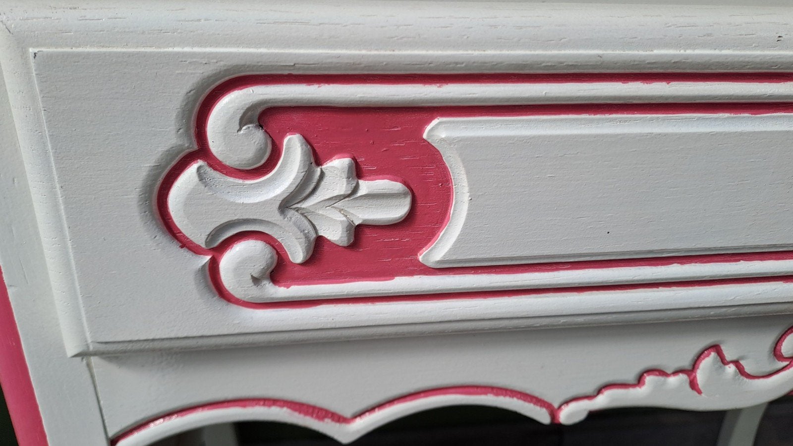 Vintage bijzettafel met lade - wit en roze accenten, Ophalen