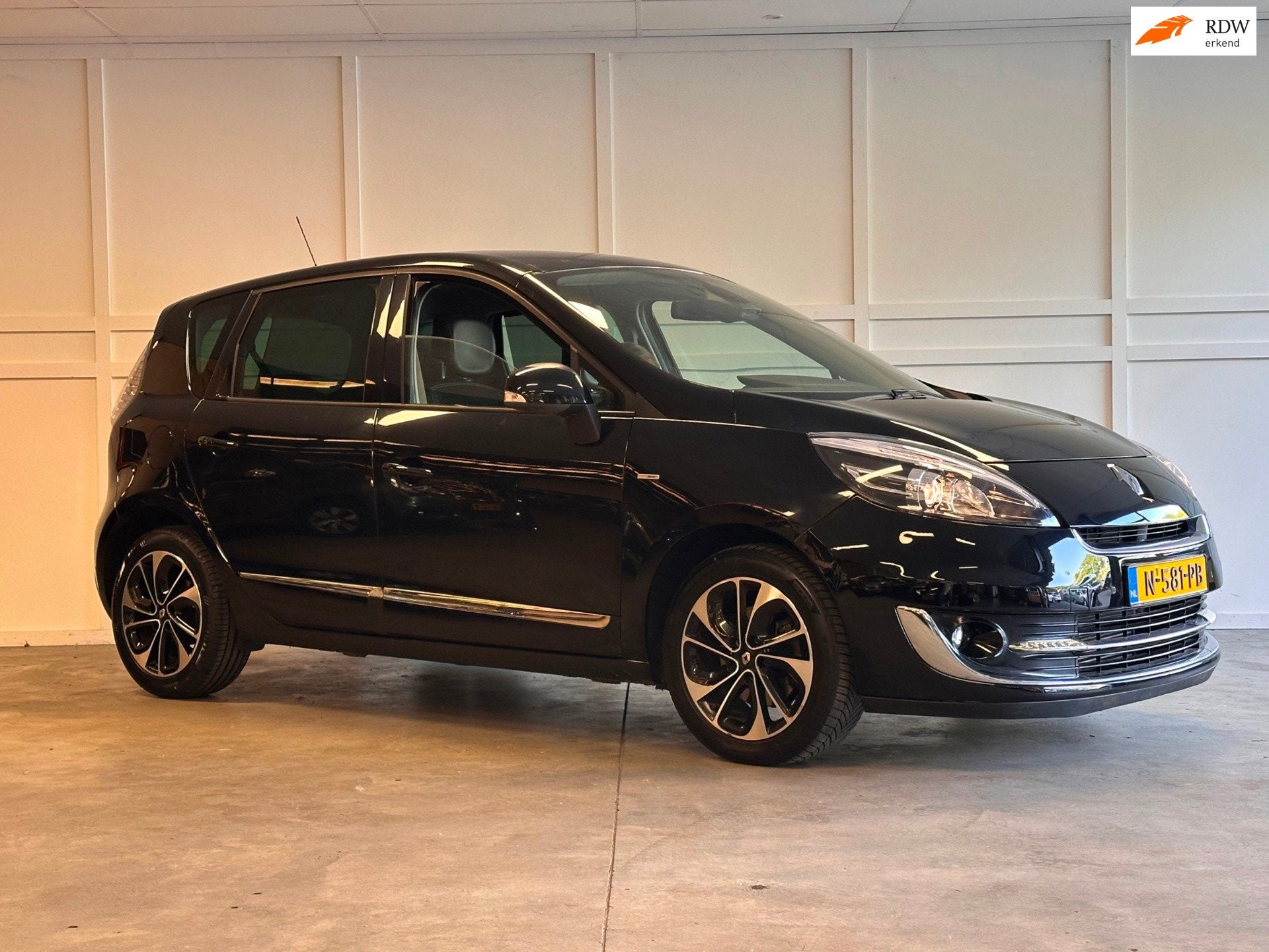Renault Scénic 1.2 TCe Bose / 2016 / Camera / 77.720 KM / A, Auto's, Renault, Voorwielaandrijving, Stof, Gebruikt, 4 cilinders