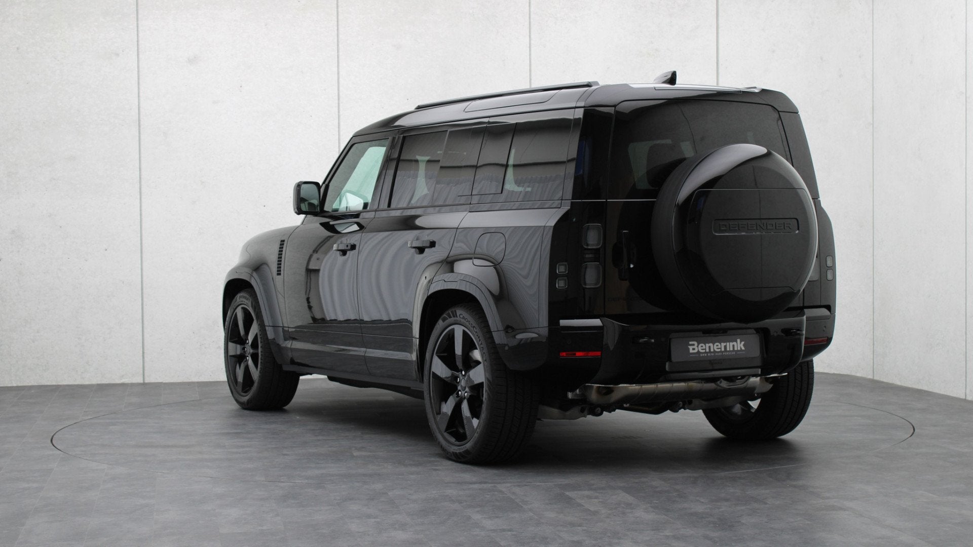 Land Rover Defender 110 P300e 110 X-Dynamic HSE | Stoelventi, 12 maanden, Gebruikt, 3000 kg, Zwart