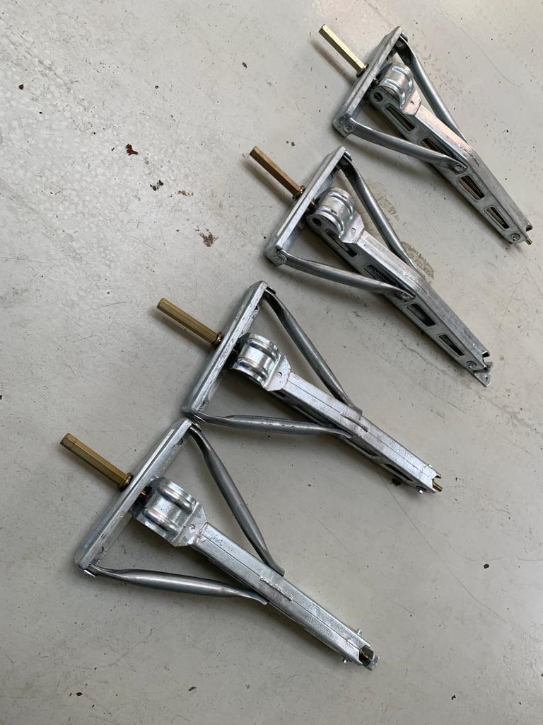 set van 4 voor Hobby caravan met BPW chassis, Ophalen, Zo goed als nieuw
