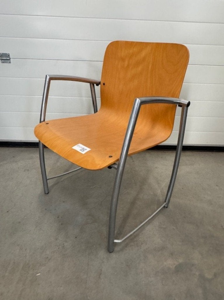 38 Vintage houten stapelstoel, chromen armleuningen,design, Ophalen, Gebruikt, Bruin, Vijf, Zes of meer stoelen