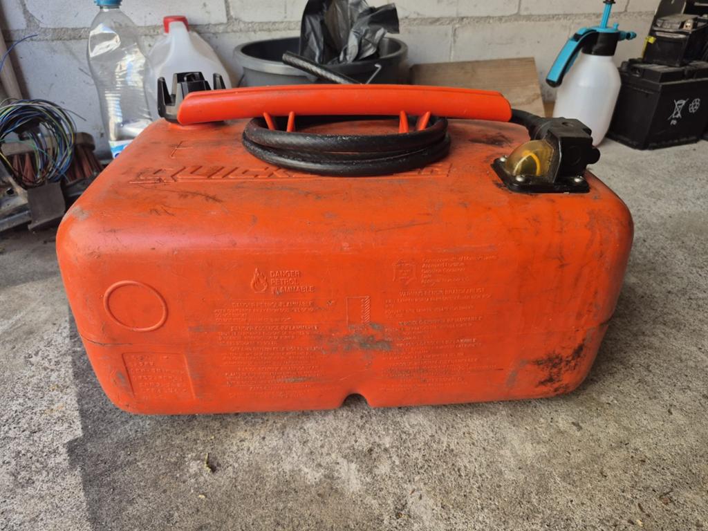 Brandstof tank 25 liter incl aansluitnippel., Ophalen of Verzenden, Gebruikt, Motor en Techniek, Motorboot