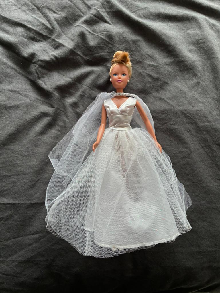 Barbie in het wit, Ophalen, Barbie
