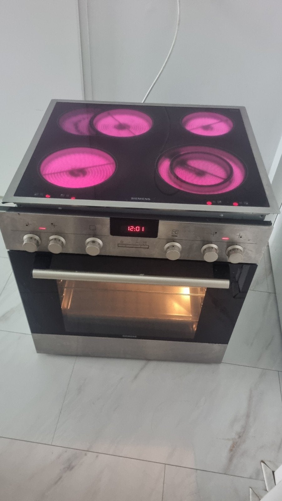 Siemens inbouw keramisch fornuis met heteluchtoven, Witgoed en Apparatuur, Fornuizen, Ophalen, Keramisch, 4 kookzones, Zo goed als nieuw