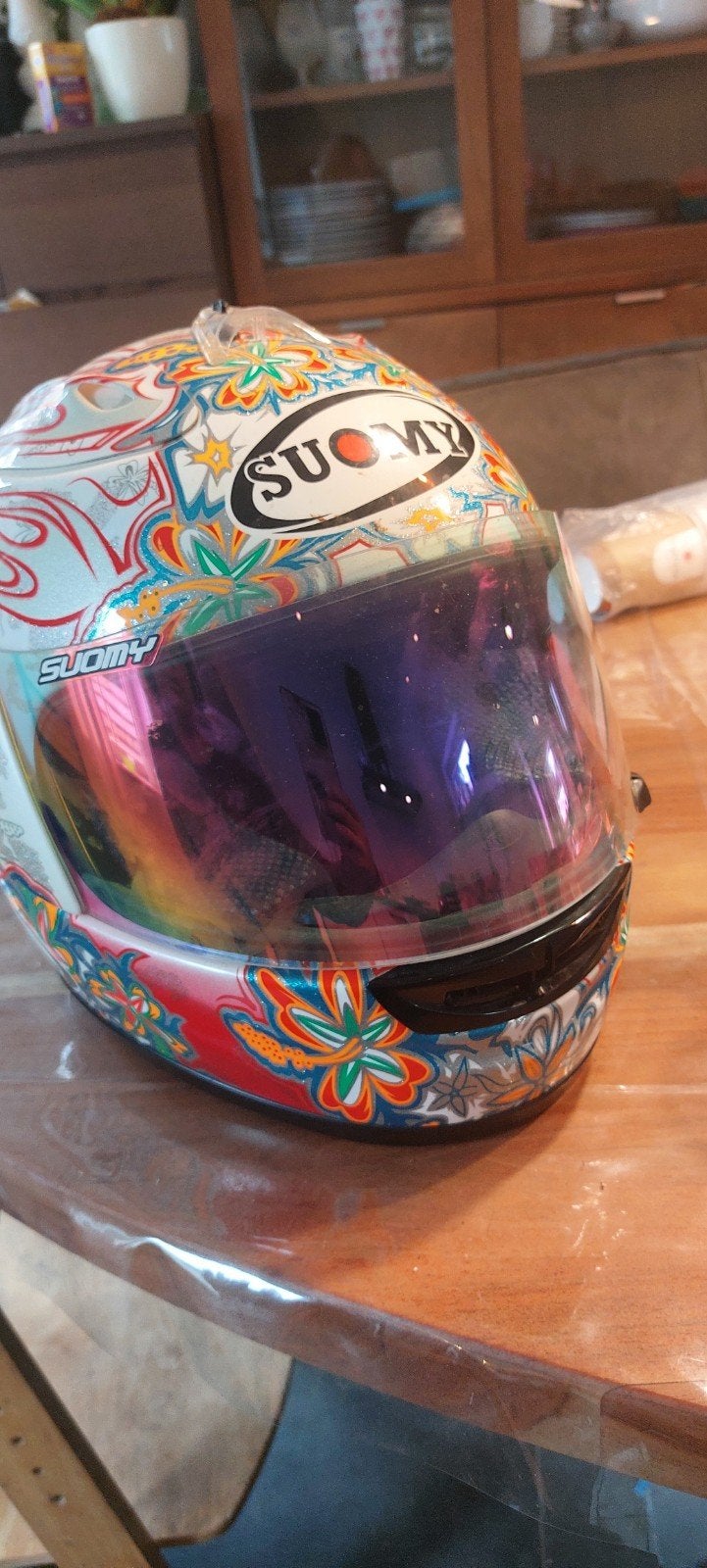 Suomy motorhelm maat S in goede staat, Motoren, Kleding | Motorhelmen, Ophalen, Tweedehands, Overige merken