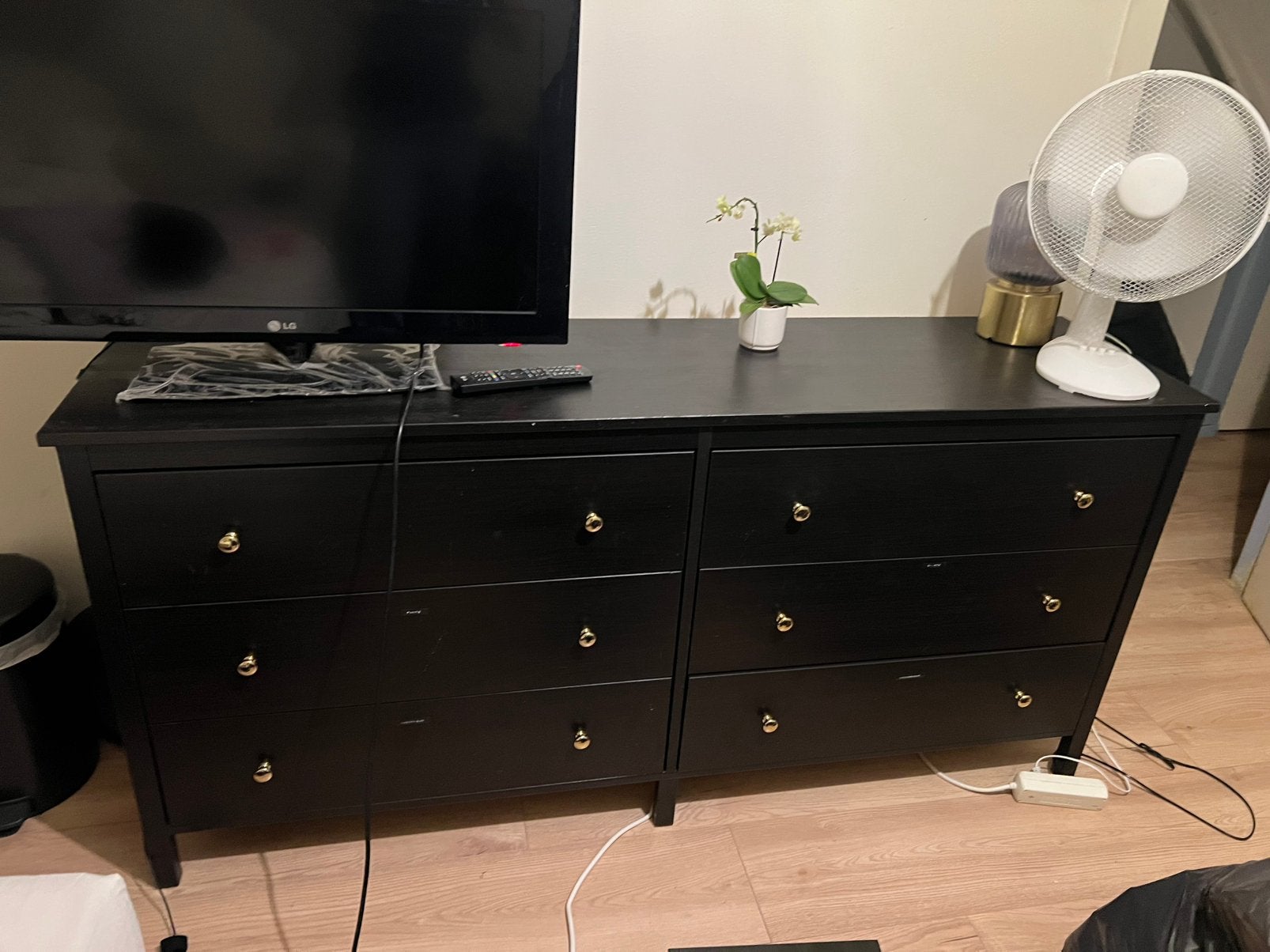 Ikea Koppang dressoir ladekast met 6 laden en gouden knoppen, Huis en Inrichting, Ophalen, Gebruikt, 5 laden of meer, 150 tot 200 cm