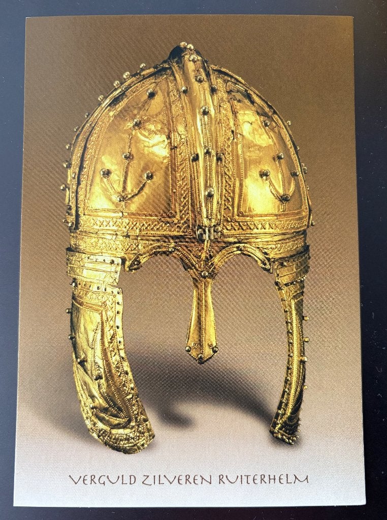 Ansichtkaart Romeinse helm Rijksmuseum voor Oudheden, Ophalen of Verzenden, 1920 tot 1940, Ongelopen, Politiek en Historie