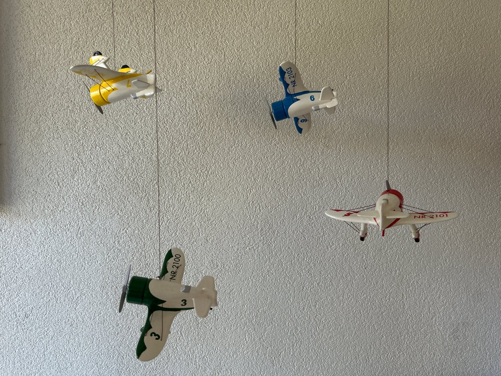 Vliegtuig Mobiel - Decoratieve Houten Vliegtuigjes, Overige merken, Ophalen of Verzenden, Zo goed als nieuw, Groter dan 1:72