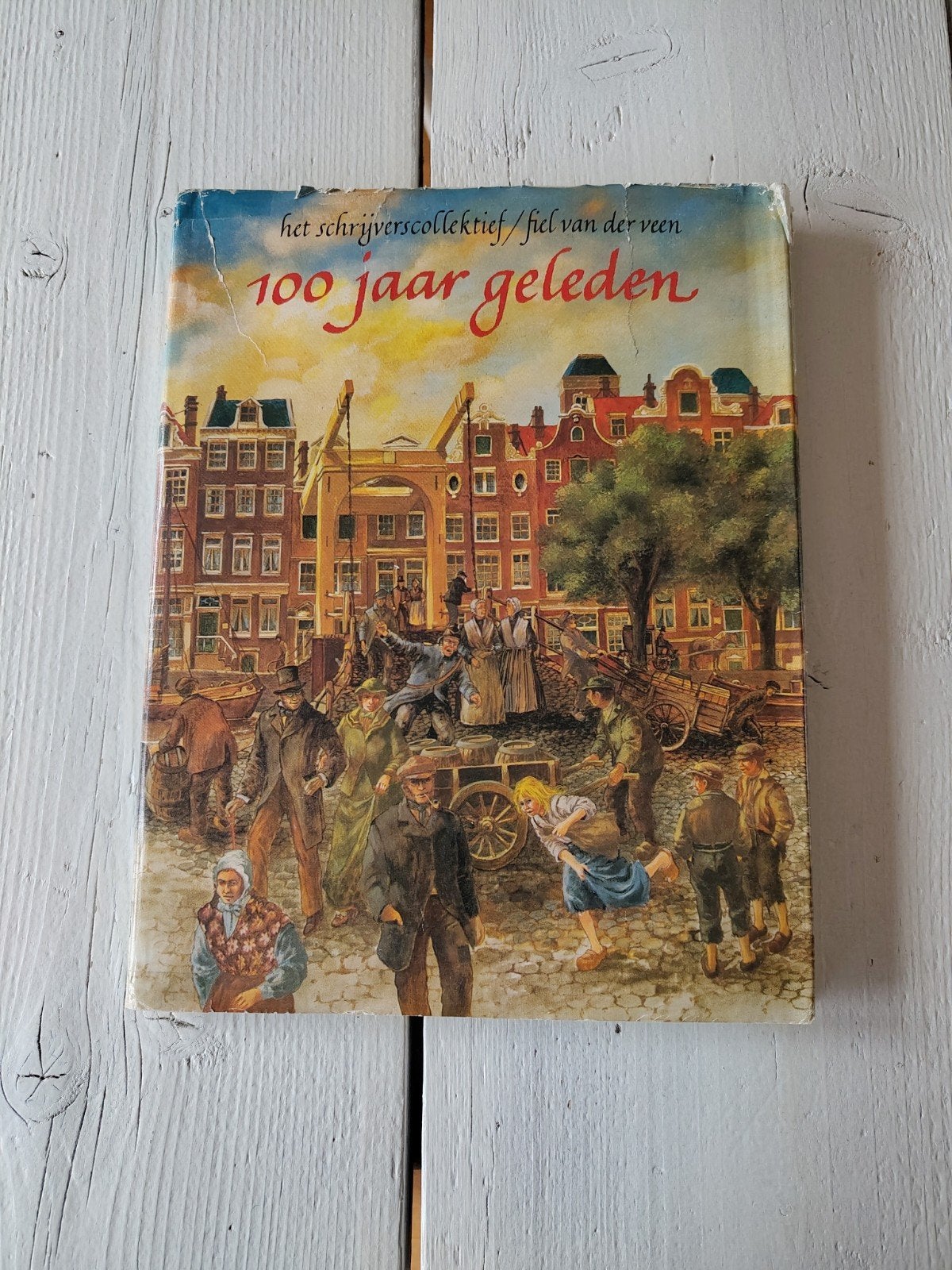 100 jaar geleden - Het schrijverscollektief, Ophalen of Verzenden, Zo goed als nieuw, Het schrijverscollektief