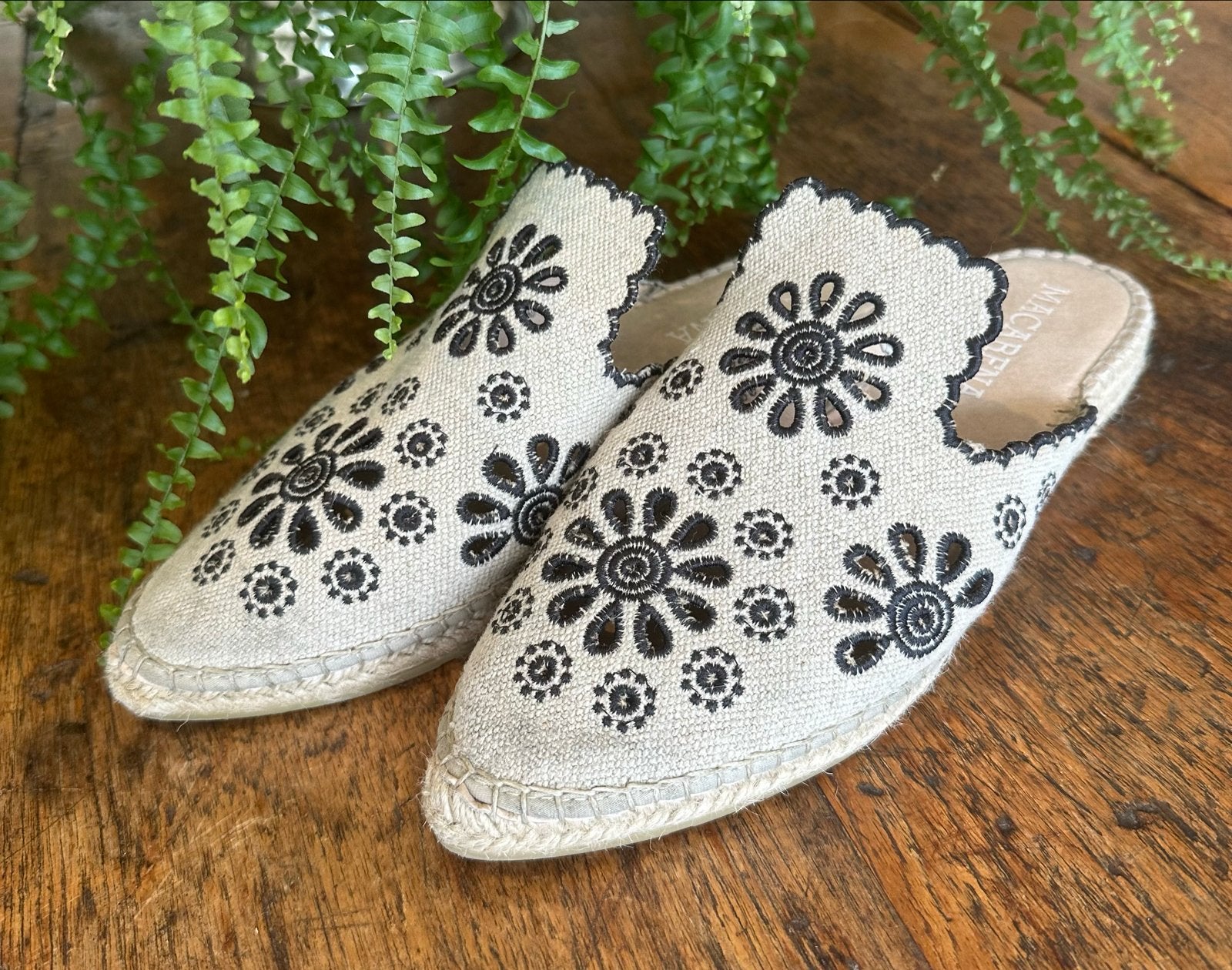Macarena Espadrille Muiltjes met Bloemmotief maat 41, Ophalen of Verzenden, Zo goed als nieuw, Beige, Espadrilles of Moccasins
