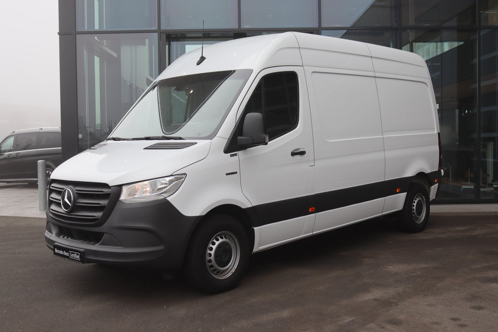 Mercedes-Benz eSprinter 312 L2H2 85 KW - 55 kWh |AIRCO/ALARM, 142 km, Stof, Gebruikt, Zwart
