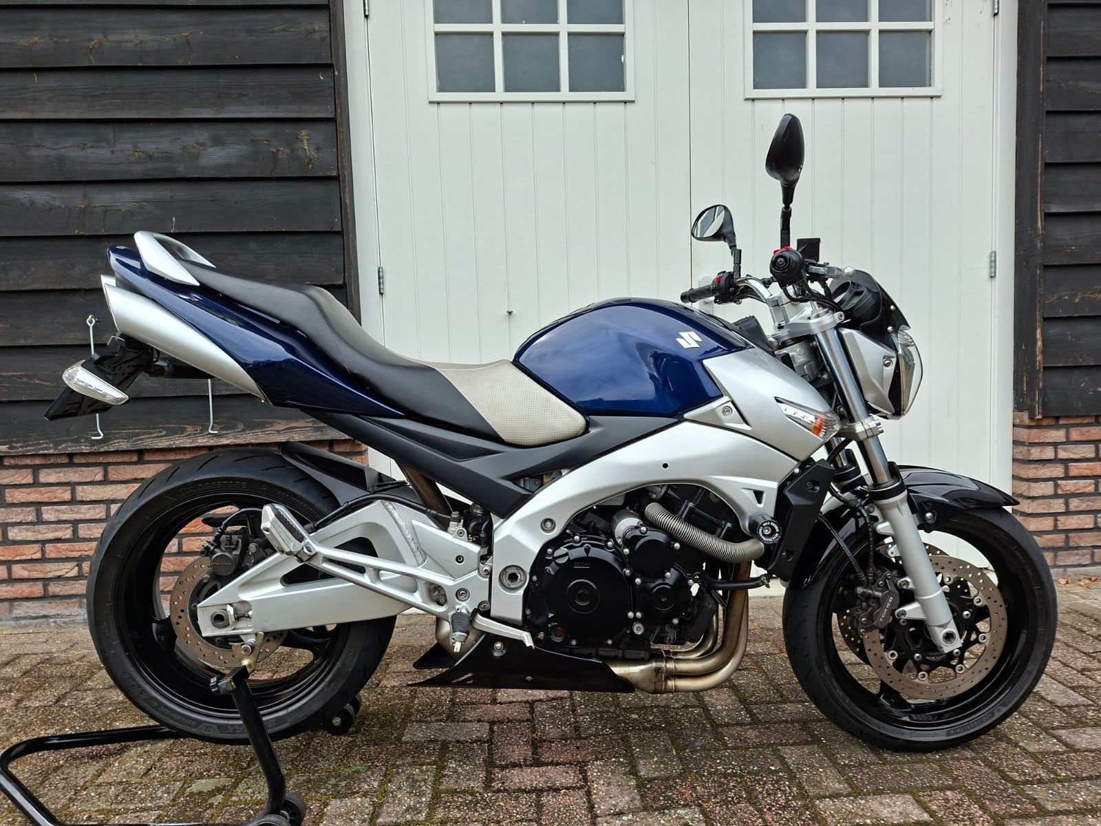 Suzuki GSR600.   2006    25.951km!   Grote beurt!, Motoren, Motoren | Suzuki, 4 cilinders, Motorrijbewijs A, Super Sport, Particulier