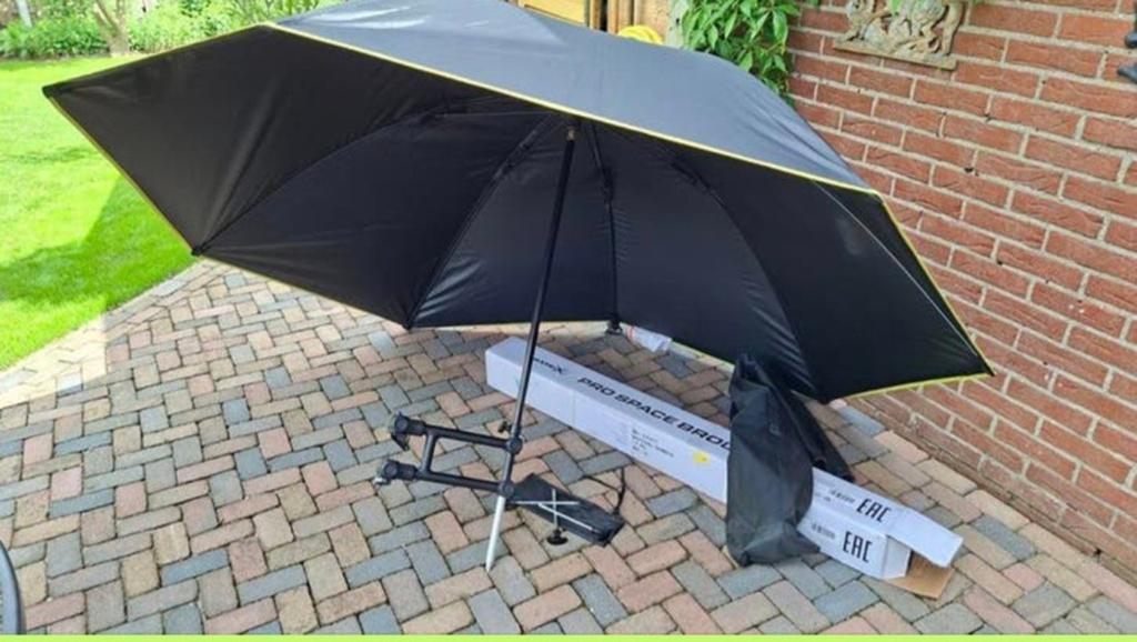 Matrix Pro Space Brolly en bracket / steun set, Watersport en Boten, Hengelsport | Algemeen, Ophalen
