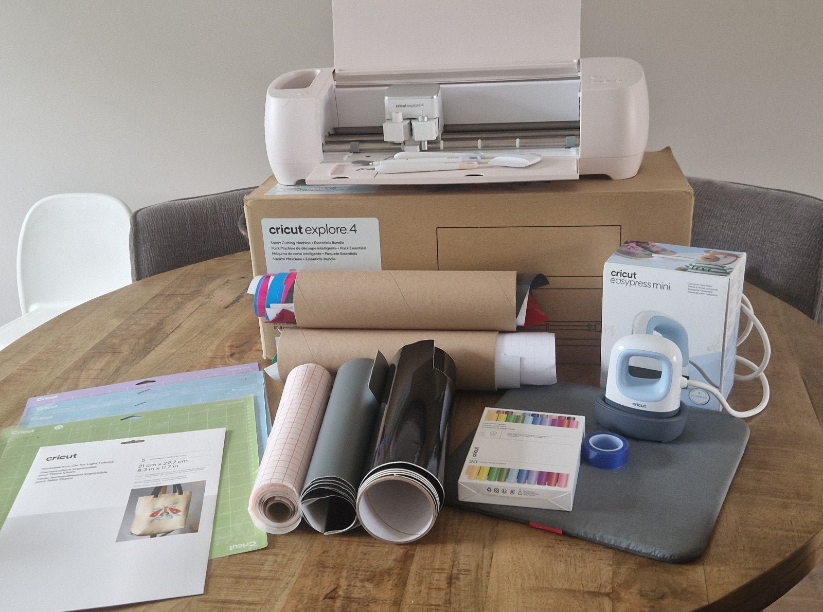 Cricut Explore 4  met extra's, Overige thema's, Ophalen of Verzenden, Zo goed als nieuw, Kunststof