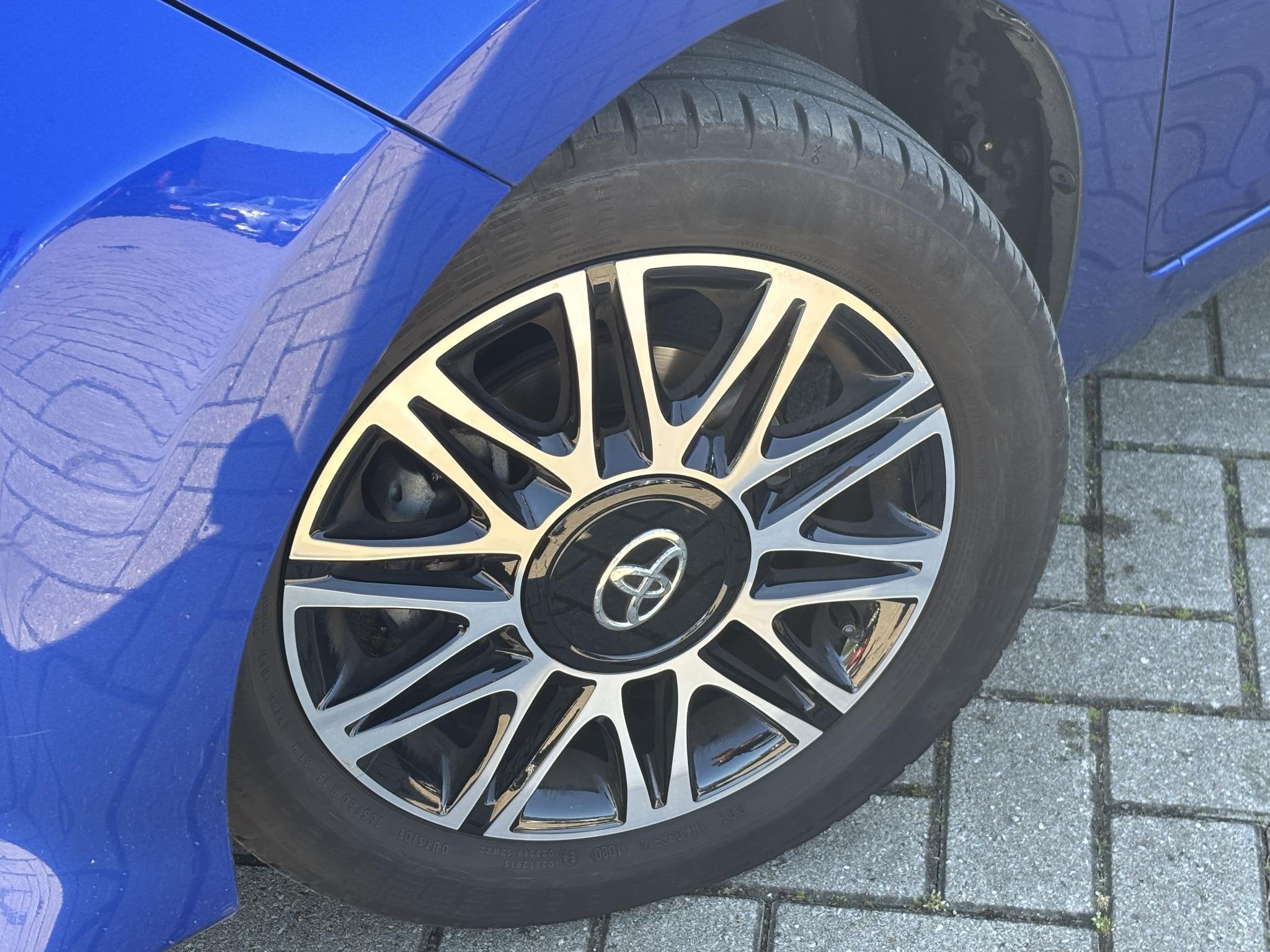 Toyota Aygo 1.0 VVT-i x-clusiv | Climate Control | LM Velgen, Auto's, Toyota, Gebruikt, Euro 6, Leder en Stof, Origineel Nederlands