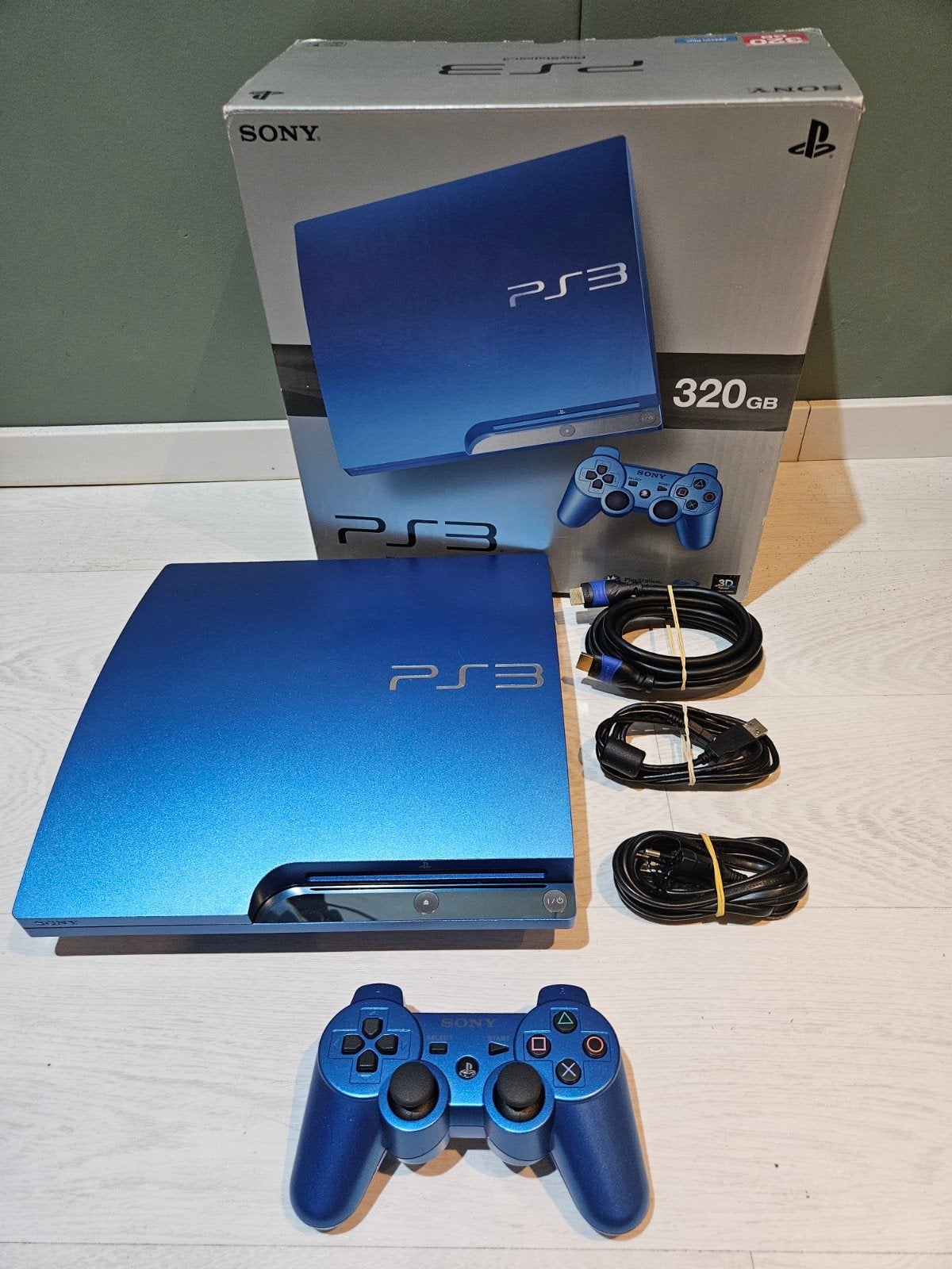 Sony PS3 Splash Blue - 320GB CIB, Spelcomputers en Games, 320 GB, Ophalen of Verzenden, Zo goed als nieuw, Met 1 controller